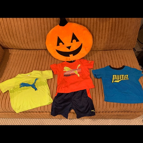 3 matching T-shirts and shorts - Picture 1 of 7